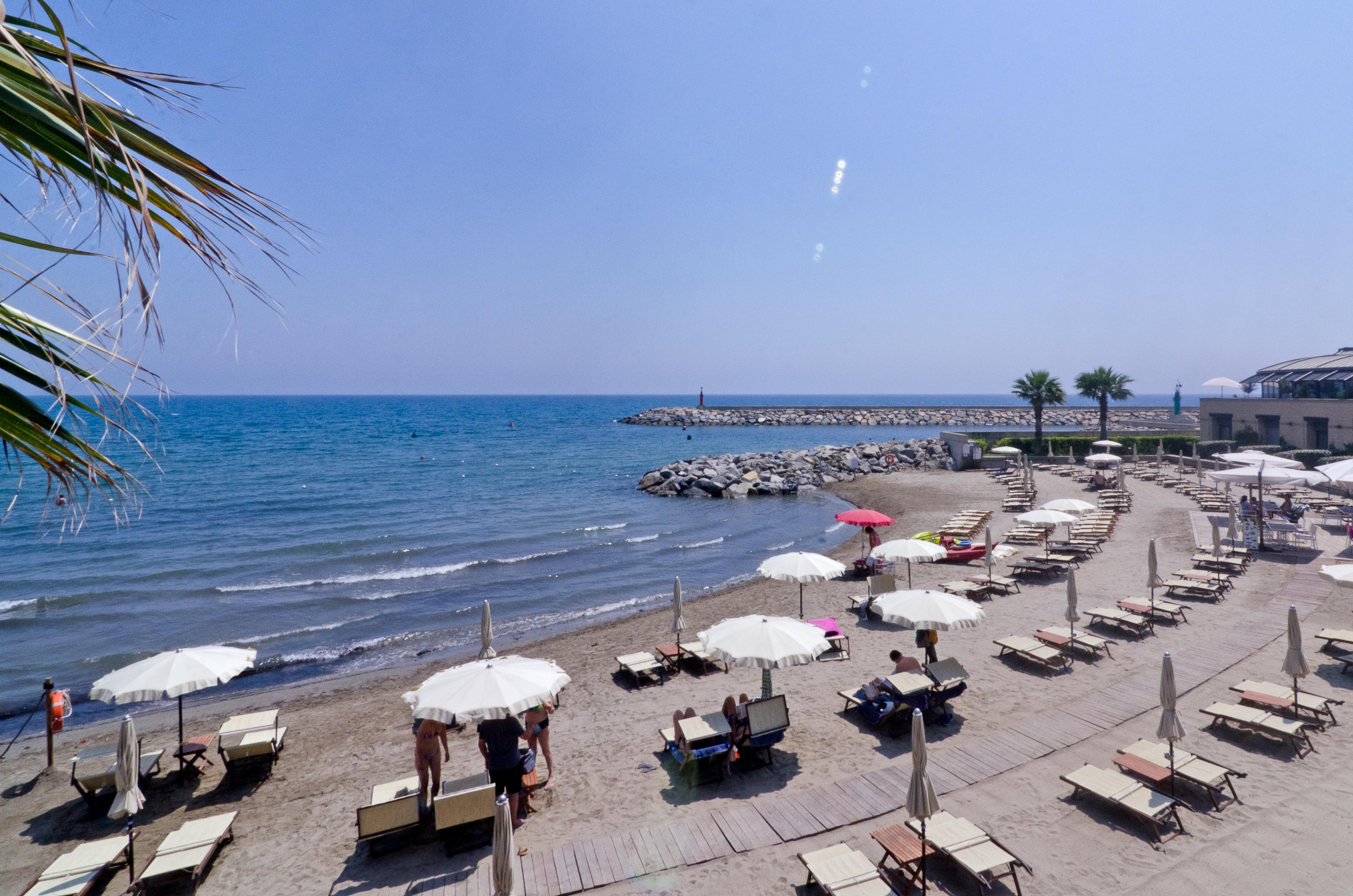 Hotel Riviera Dei Fiori San Lorenzo al Mare Exterior photo
